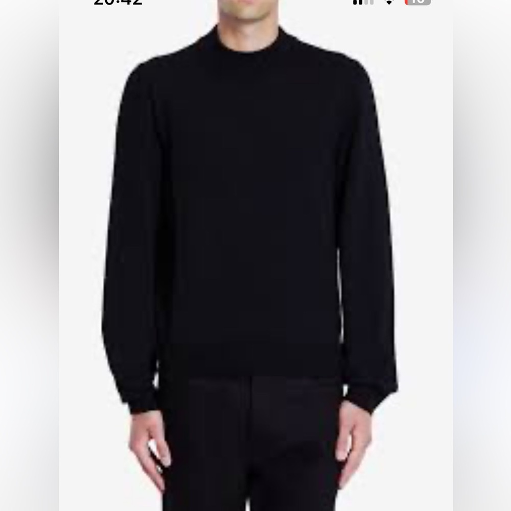 Valentino Vintage Merino Wool Crewneck Pullover Sweater in Black size S/ M